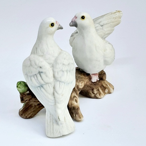 Lefton ❤️ Love Birds ❤️ Porcelain Bisque Doves on a Branch - Picture 2 of 9
